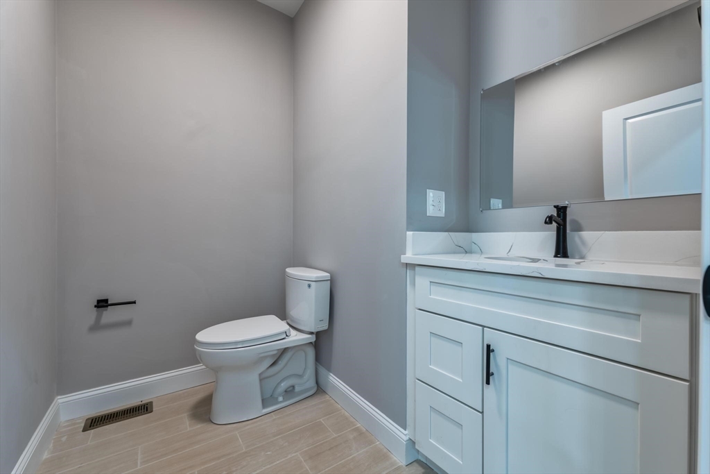 364 High Street Fall River, MA 02720 - Photo 11 of 34