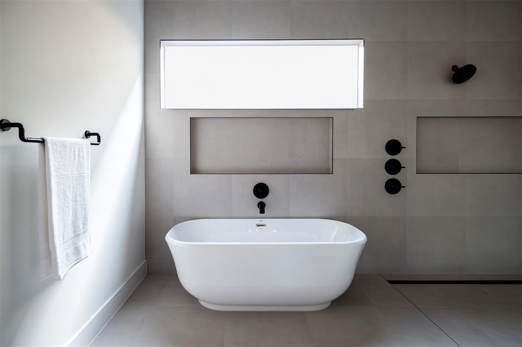 6923 Inverness Lane Dallas, TX 75214 - Photo 3 of 40