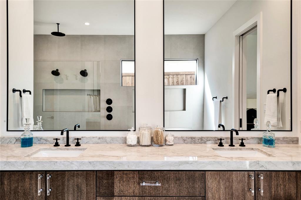 6923 Inverness Lane Dallas, TX 75214 - Photo 4 of 40