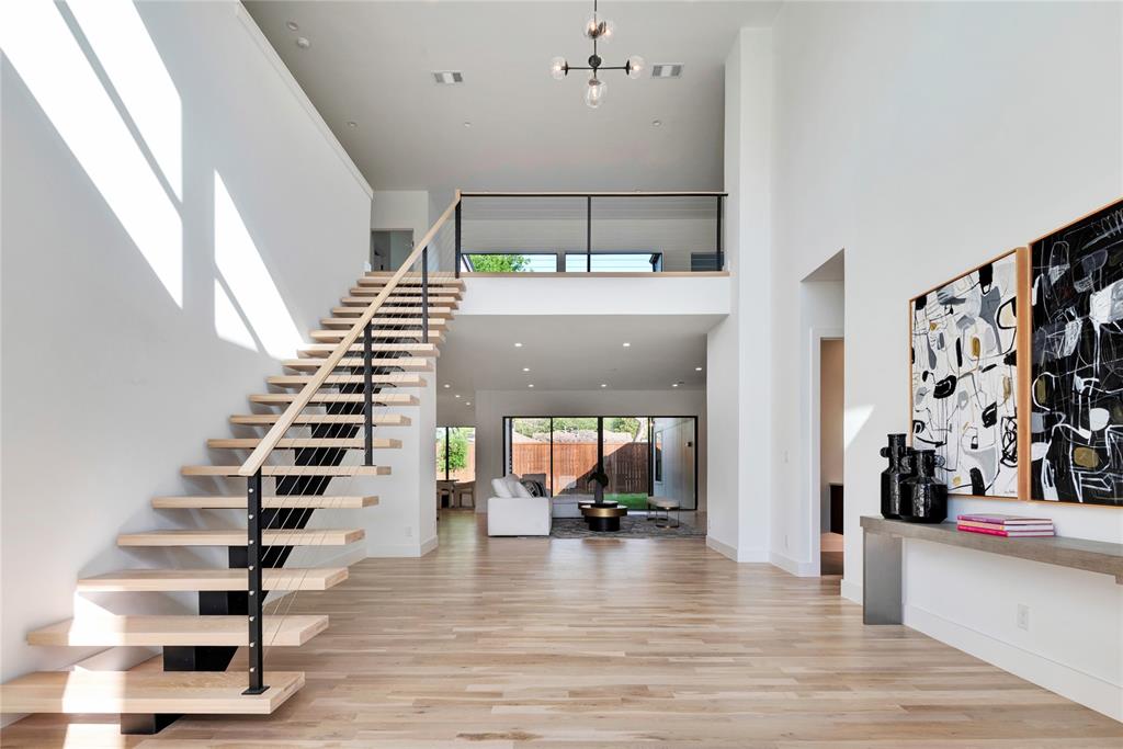 6923 Inverness Lane Dallas, TX 75214 - Photo 5 of 40