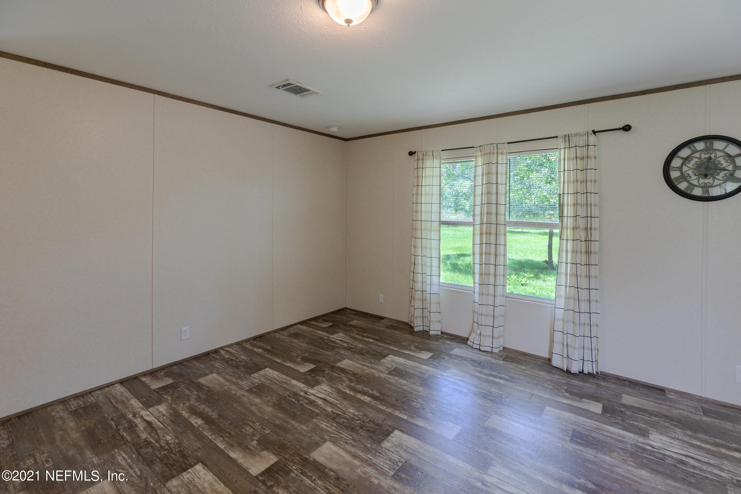 5950 Trawick Road Keystone Heights, FL 32656 - Photo 5 of 15 Living Room