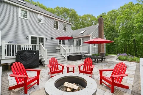 $2,100,000 | 1 Woronoco Drive, Natick, MA 01760
