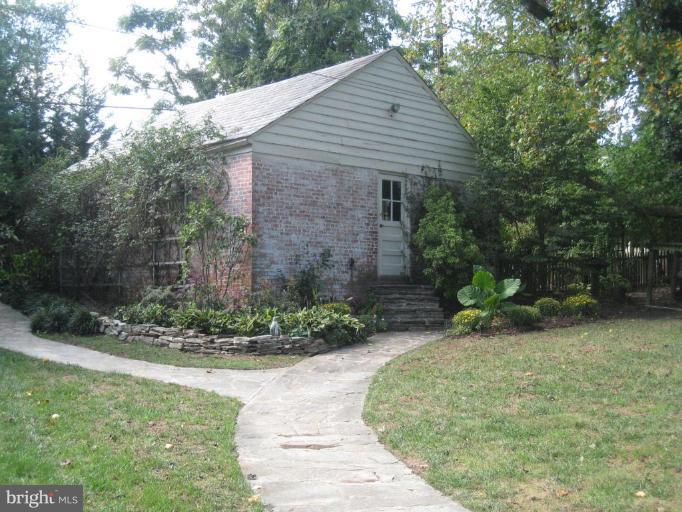 5426 Springlake Way Baltimore, MD 21212 - Photo 17 of 24 Garage 1