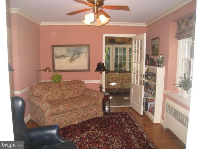 5426 Springlake Way Baltimore, MD 21212 - Photo 21 of 24 Family Room