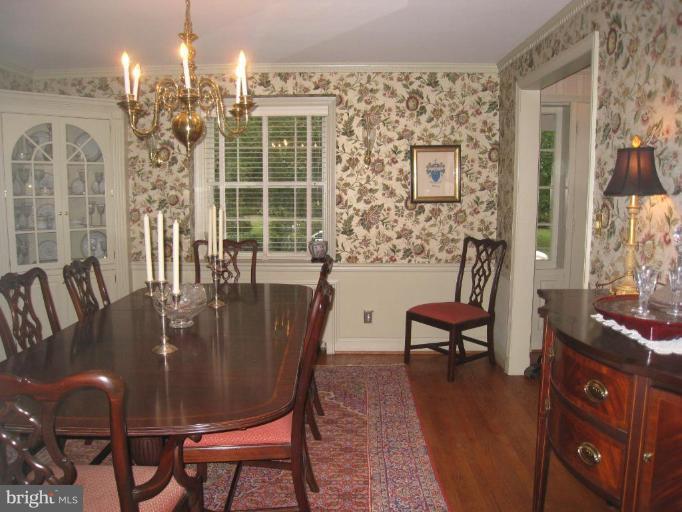 5426 Springlake Way Baltimore, MD 21212 - Photo 8 of 24 Dining Room