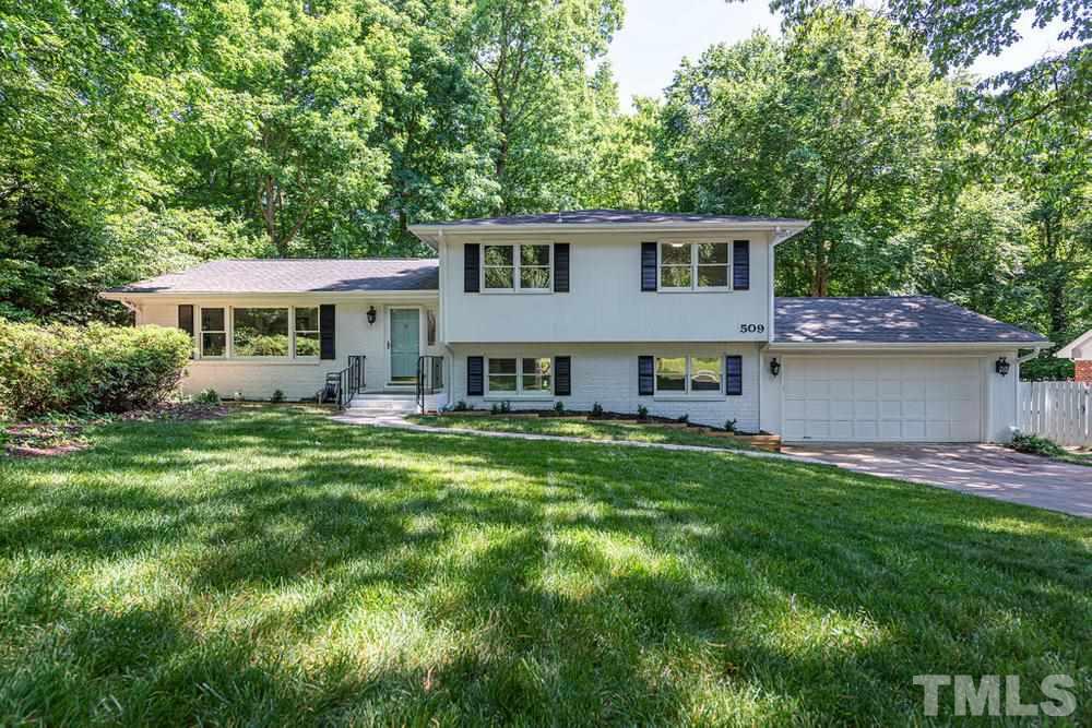 509 Compton Road Raleigh, NC 27609 - Photo 1 of 30 Midtown home located in Hickory Hills with community pool and tennis courts. Close to North Hills and access to 440 and 540.