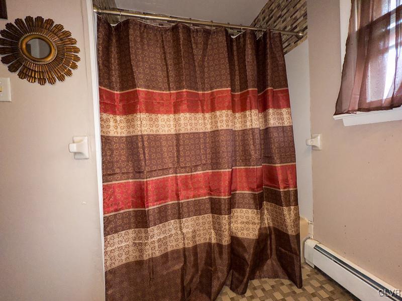 906 Ridge Street Easton, PA 18042 - Photo 17 of 25 Gallery Image 17