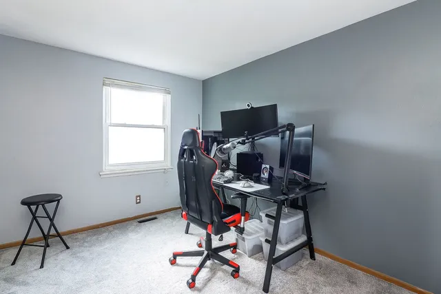 $190,000 | 21 Fernwood Drive, Unit 21U, Bolingbrook, IL 60440