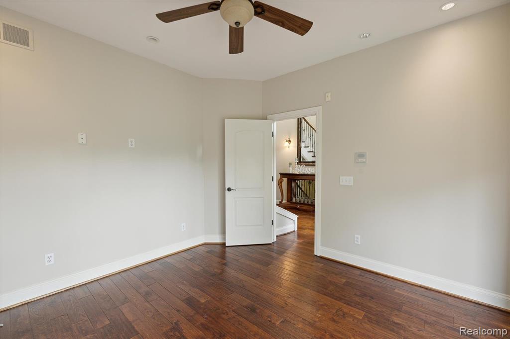 10205 Fenton Road Fenton, MI 48430 - Photo 39 of 96