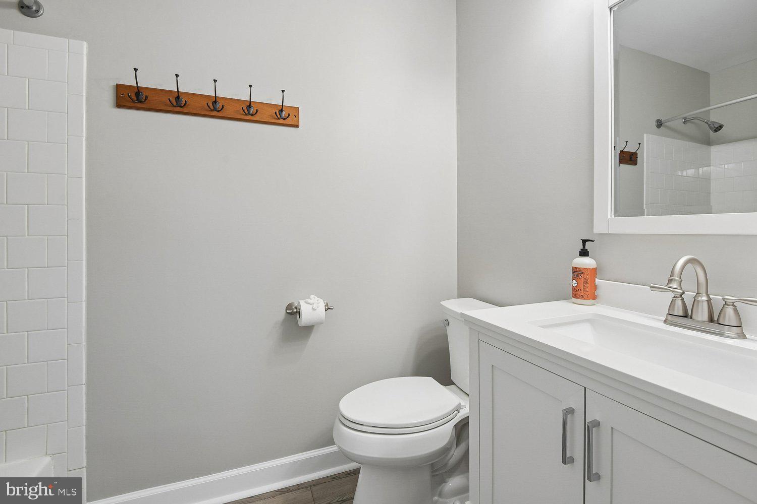 3225 Homewood Road Davidsonville, MD 21035 - Photo 20 of 39 Full bathroom shared with bedrooms 2,3,4