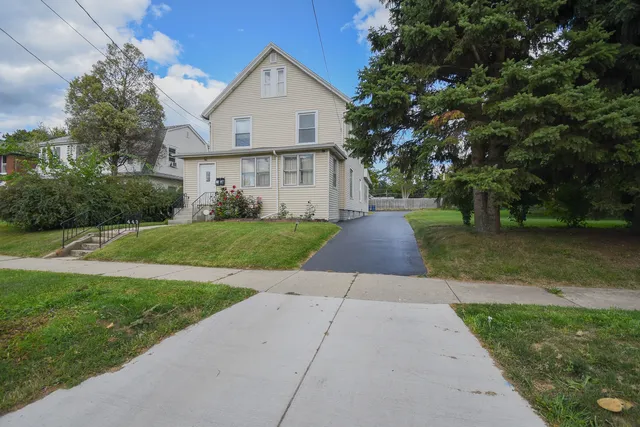 $260,000 | 443 North Ash Street, Waukegan, IL 60085