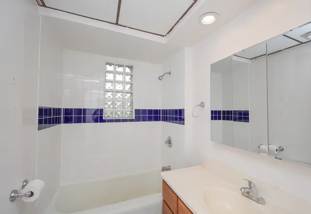 $260,000 | 443 North Ash Street, Waukegan, IL 60085