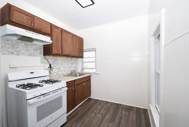 $260,000 | 443 North Ash Street, Waukegan, IL 60085