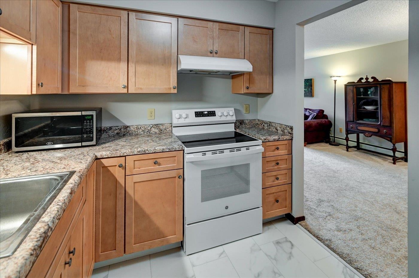 41 Golf Course Road, Unit E Madison, WI 53704 - Photo 13 of 29