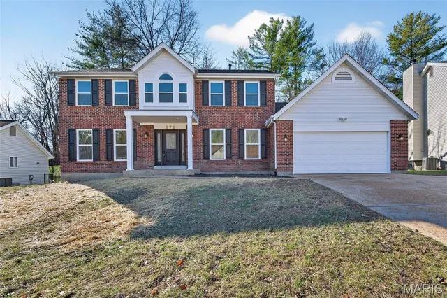 $470,000 | 972 San Sebastian Drive, Fenton, MO 63026