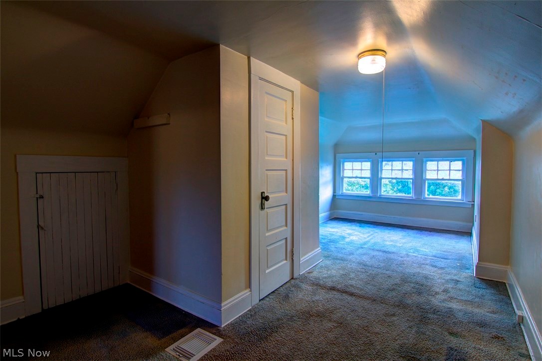 2193 Edgewood Road Cleveland, OH 44118 - Photo 14 of 18