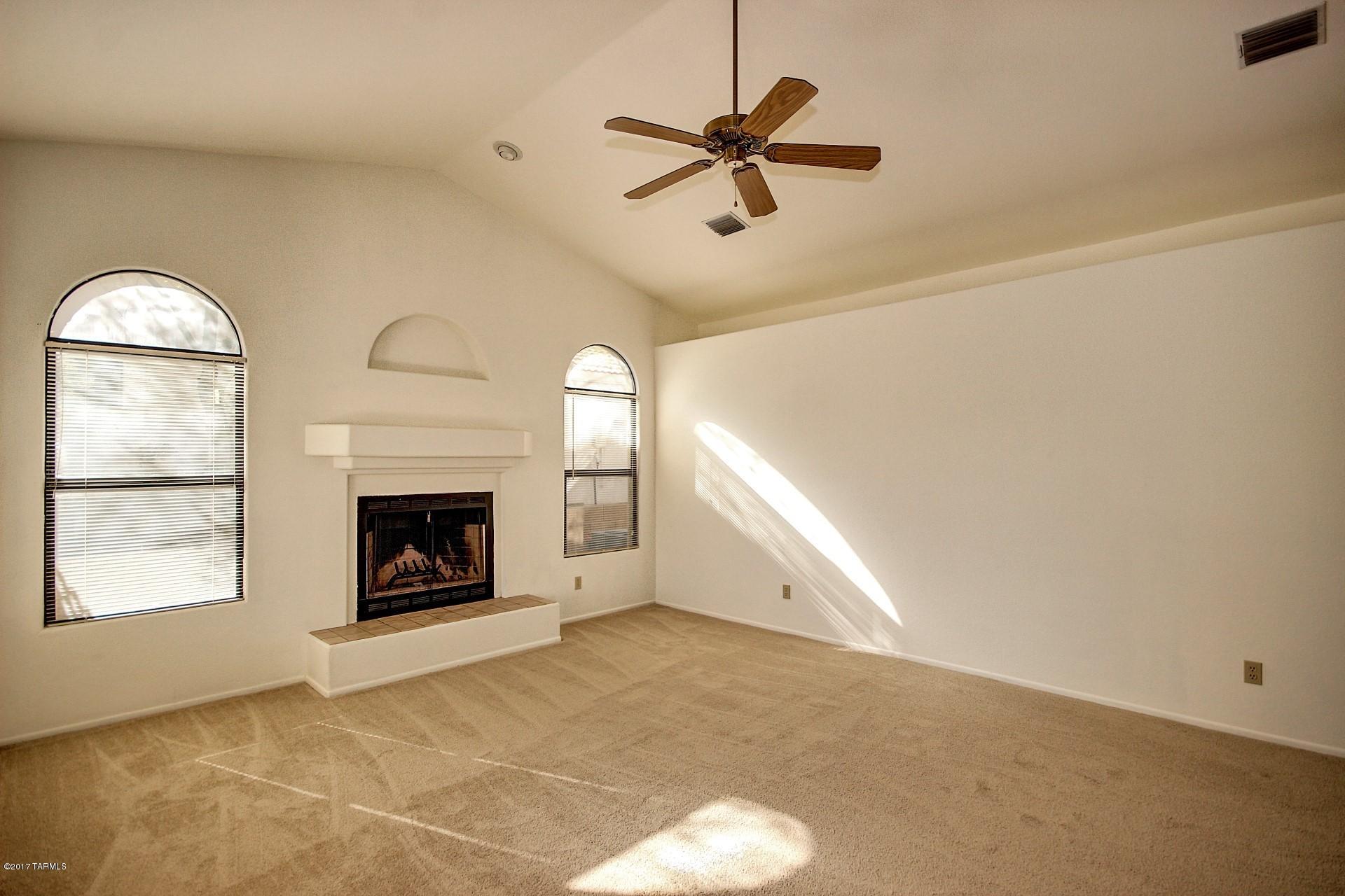 39 Marble Canyon Road Oro Valley, AZ 85755 - Photo 9 of 28