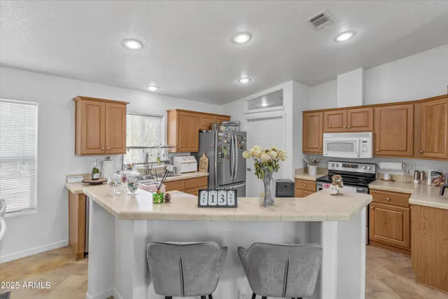 $289,000 | 2327 North North, Vernon, AZ 85940