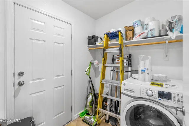 $289,000 | 2327 North North, Vernon, AZ 85940