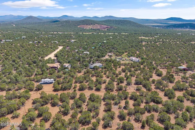 $289,000 | 2327 North North, Vernon, AZ 85940