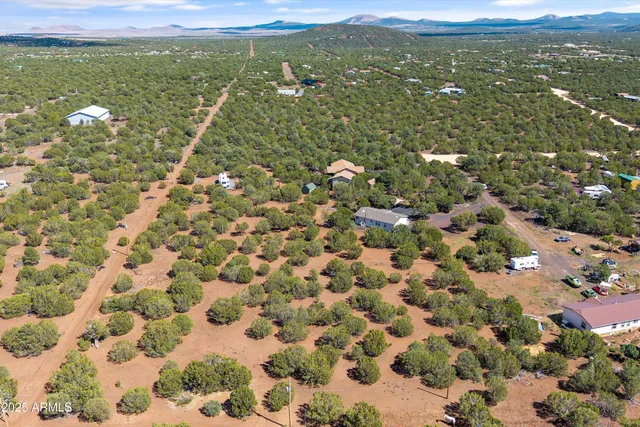 $289,000 | 2327 North North, Vernon, AZ 85940