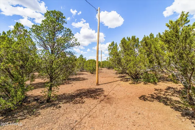 $289,000 | 2327 North North, Vernon, AZ 85940