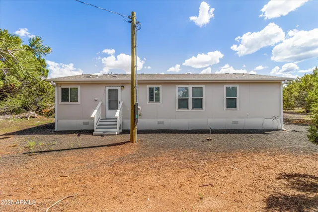 $289,000 | 2327 North North, Vernon, AZ 85940