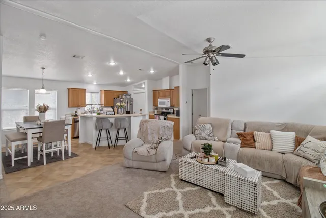 $289,000 | 2327 North North, Vernon, AZ 85940