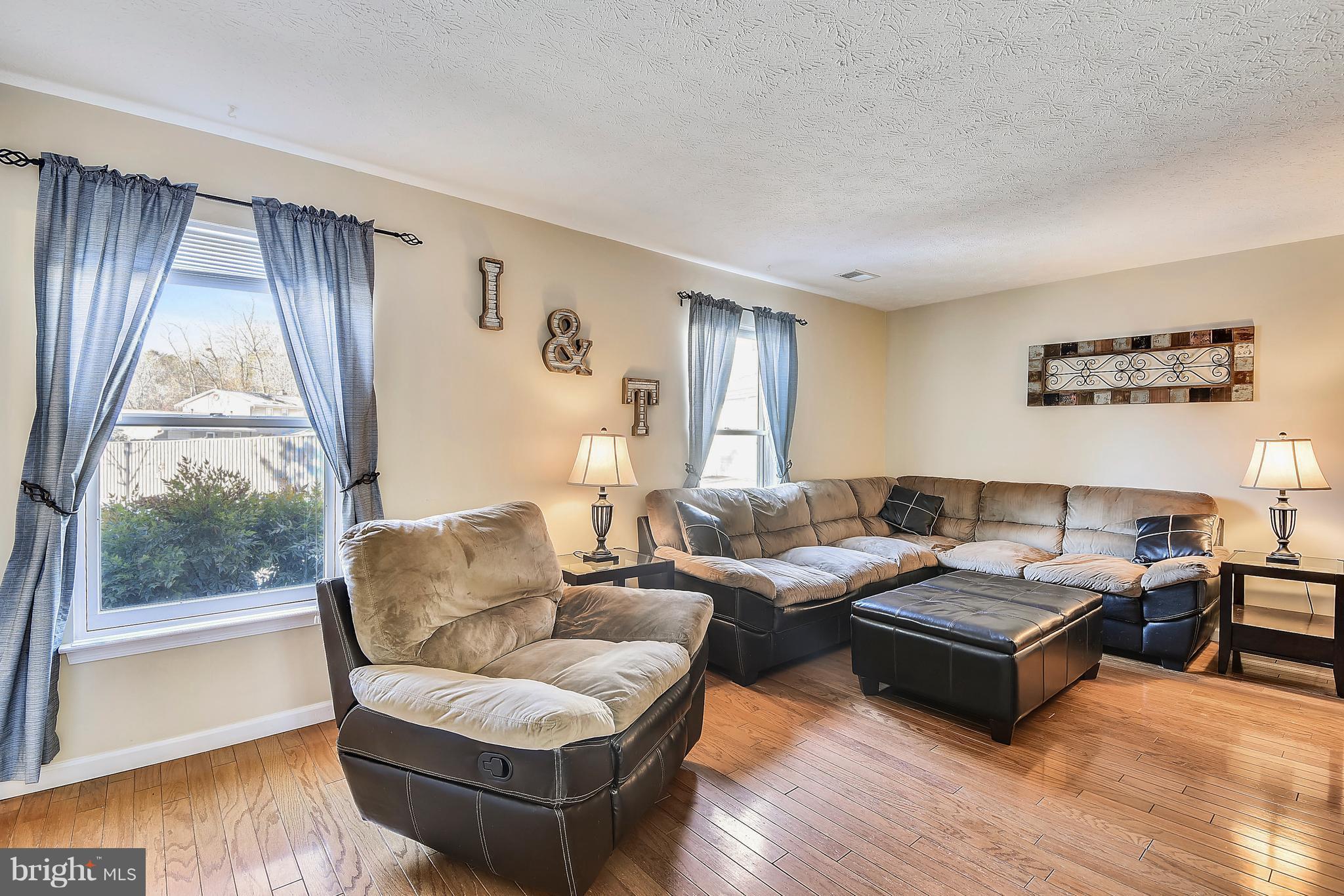 8176 Silo Road Severn, MD 21144 - Photo 2 of 30 Living Room