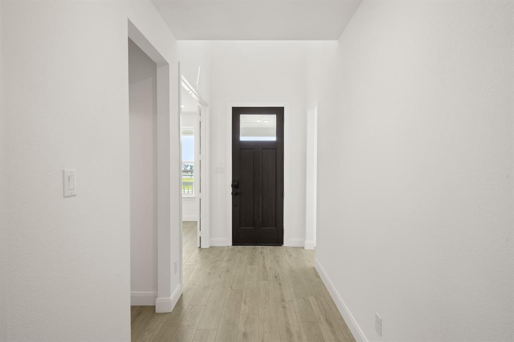 1015 Abigail Way Midlothian, TX 76065 - Photo 12 of 40 1015 Abigail- Entry-1