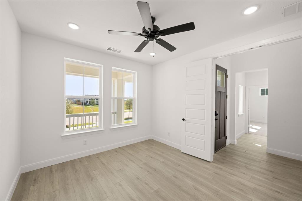 1015 Abigail Way Midlothian, TX 76065 - Photo 17 of 40