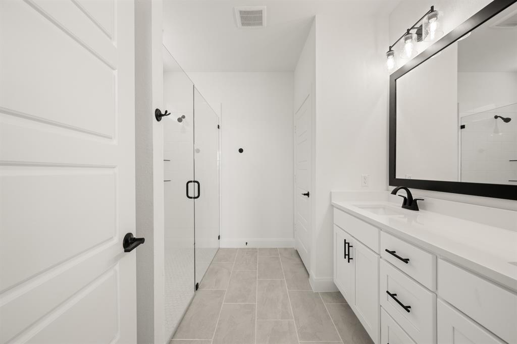 1015 Abigail Way Midlothian, TX 76065 - Photo 19 of 40 1015 Abigail- Primary Suite-3