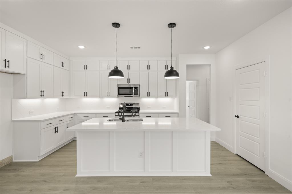 1015 Abigail Way Midlothian, TX 76065 - Photo 26 of 40 1015 Abigail- Kitchen-1