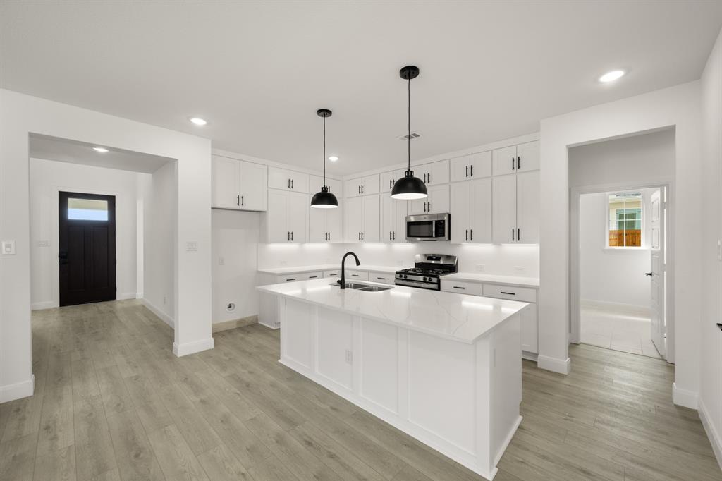 1015 Abigail Way Midlothian, TX 76065 - Photo 27 of 40 1015 Abigail- Kitchen-2