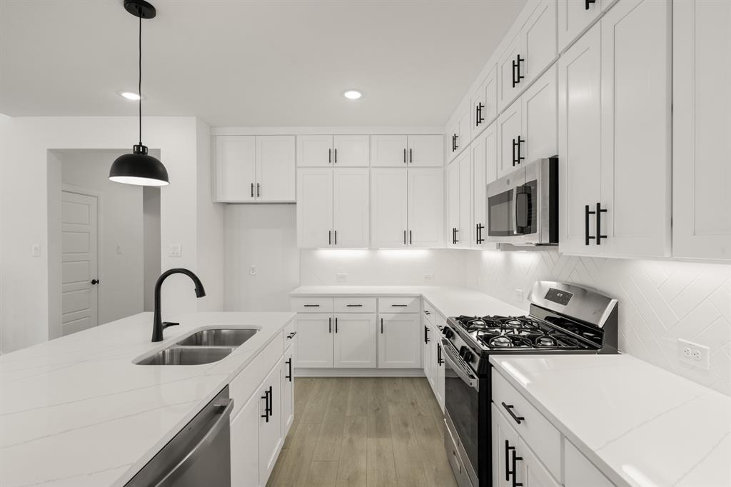 1015 Abigail Way Midlothian, TX 76065 - Photo 28 of 40 1015 Abigail- Kitchen-3