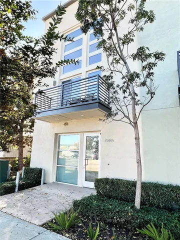 $929,900 | 1500 West Artesia Square, Unit E, Gardena, CA 90248