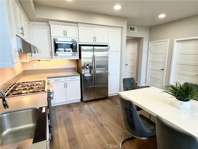 $929,900 | 1500 West Artesia Square, Unit E, Gardena, CA 90248