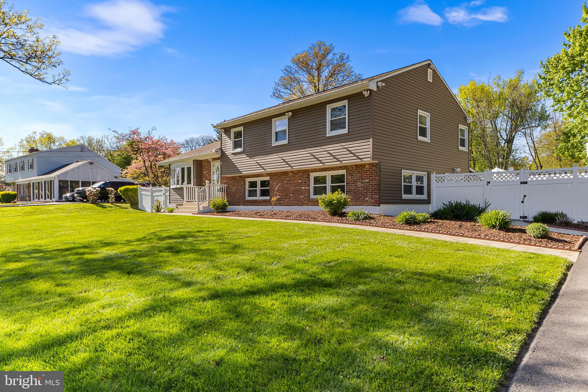 28 Bayberry Road Ewing, NJ 08618 - Photo 3 of 38