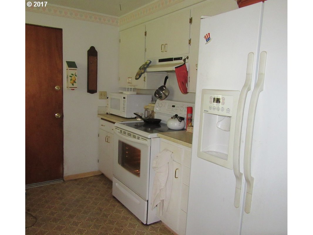 26066 Marina Road Veneta, OR 97487 - Photo 4 of 5 Gallery Image 4