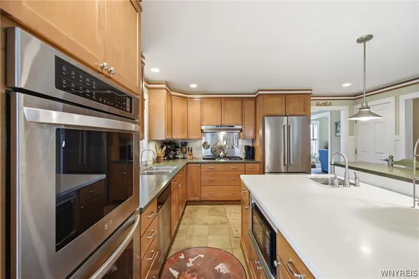 $525,000 | 119 North Lane, Evans, NY 14006