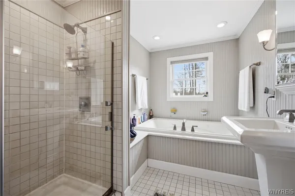 $525,000 | 119 North Lane, Evans, NY 14006