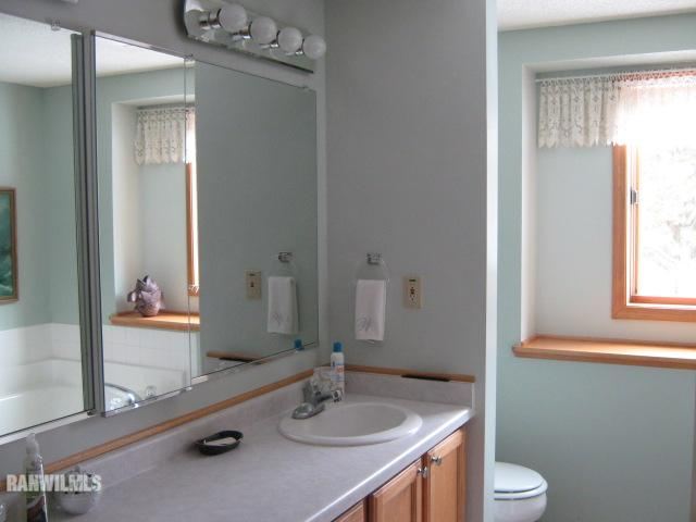 5444 North Afolkey Road Freeport, IL 61032 - Photo 11 of 12 Gallery Image 11
