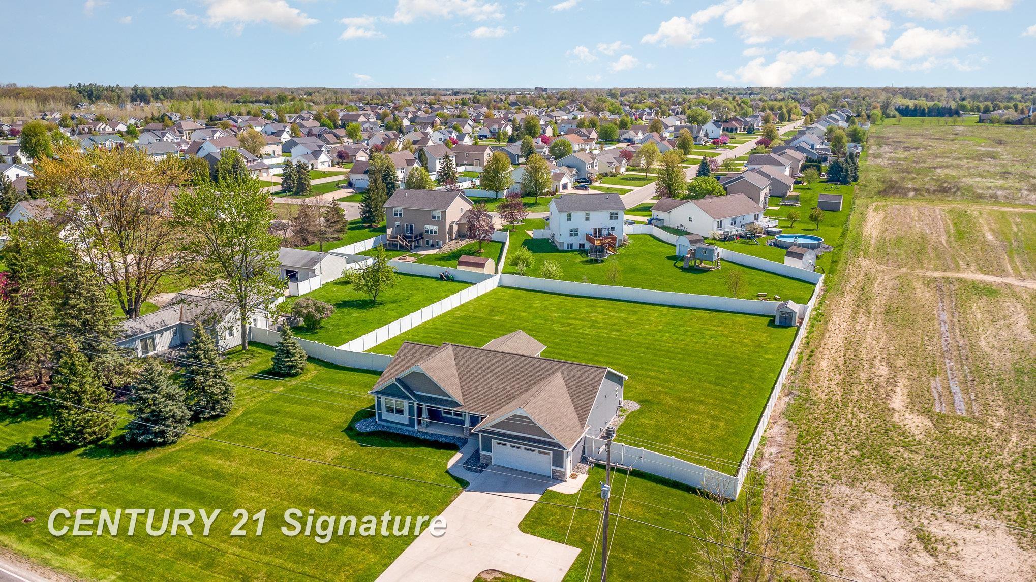 4100 Lawndale Road Saginaw, MI 48603 - Photo 40 of 40 50140932-7954aa67-f845-43ec-8183-0bc1bbee5f90.JPG