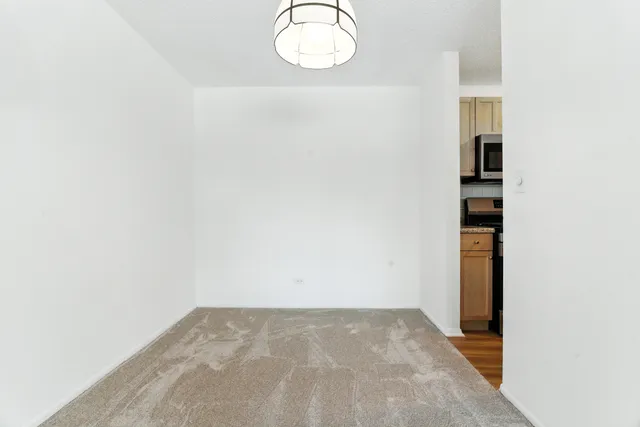 $179,900 | 1207 South Old Wilke Road, Unit 303, Rolling Meadows, IL 60005