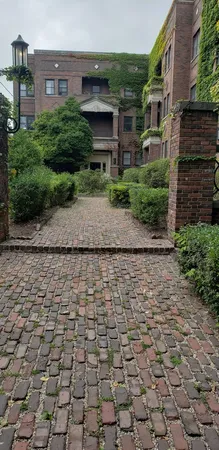 $2,500 | 5720 South Kenwood Avenue, Unit 1, Chicago, IL 60637