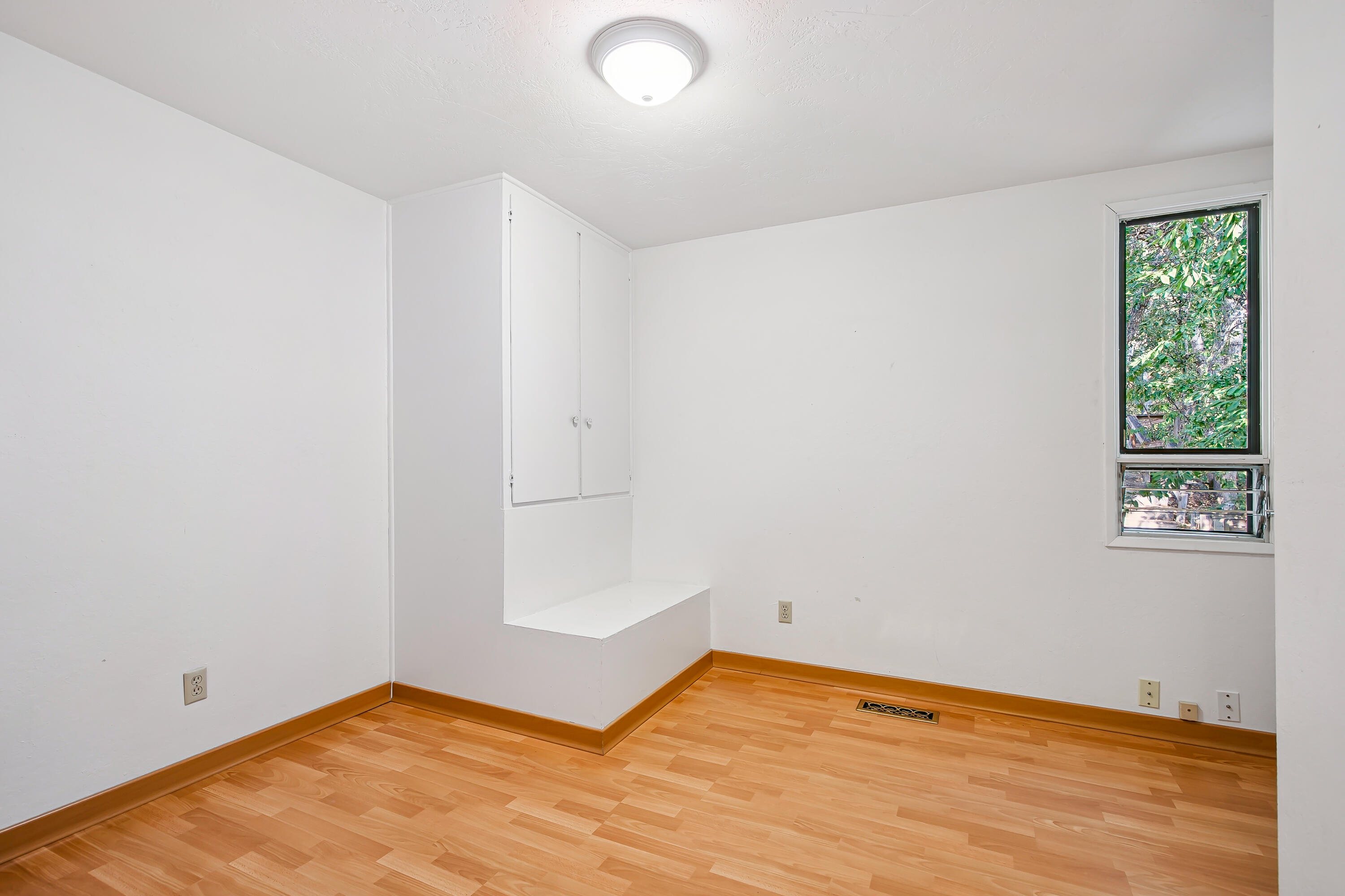 1015 Oneida Circle Ashland, OR 97520 - Photo 23 of 31 1015 Oneida Circle, Ashland, OR 97520