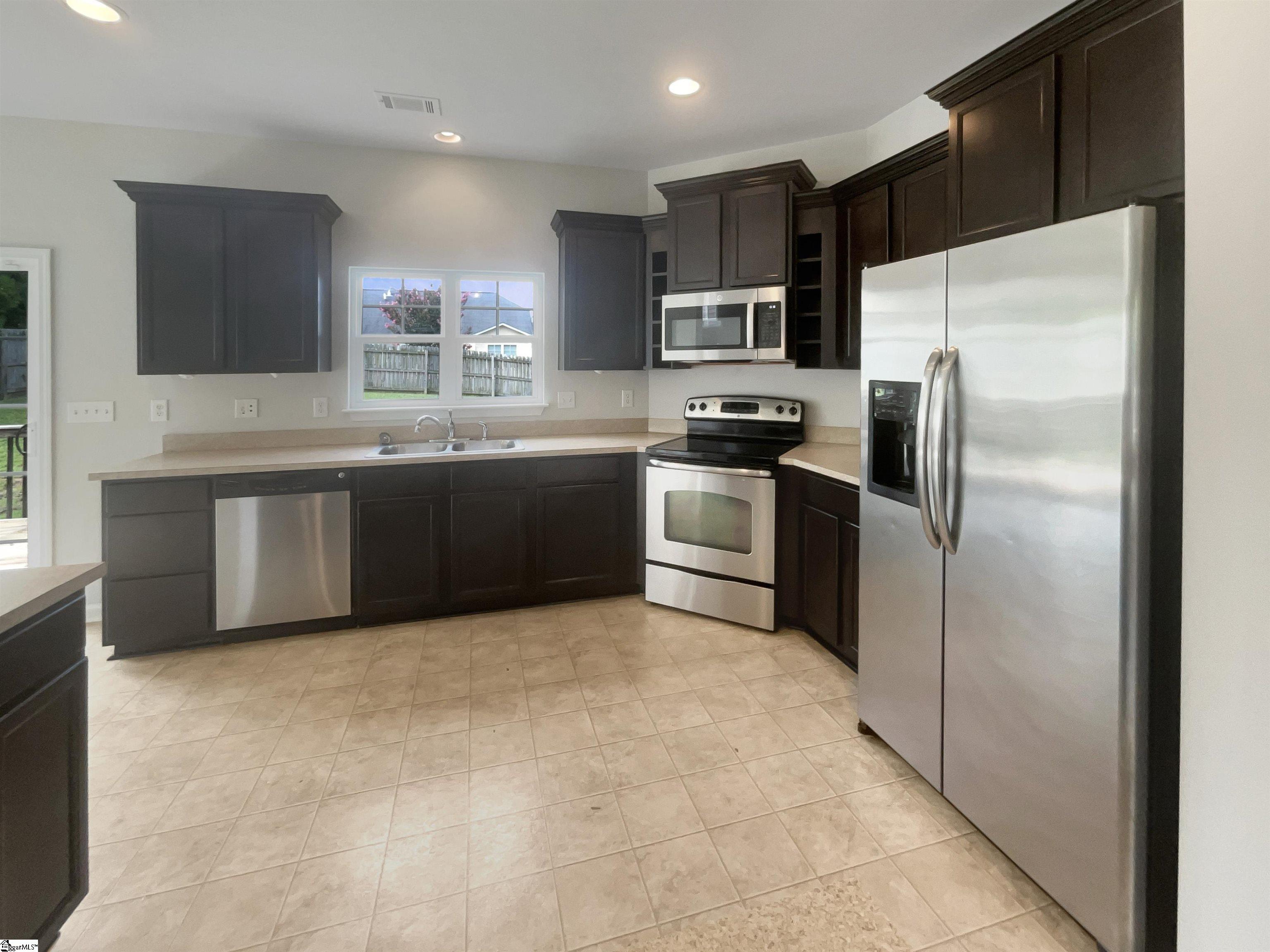 272 Stonewood Crossing Drive Boiling Springs, SC 29316 - Photo 6 of 20