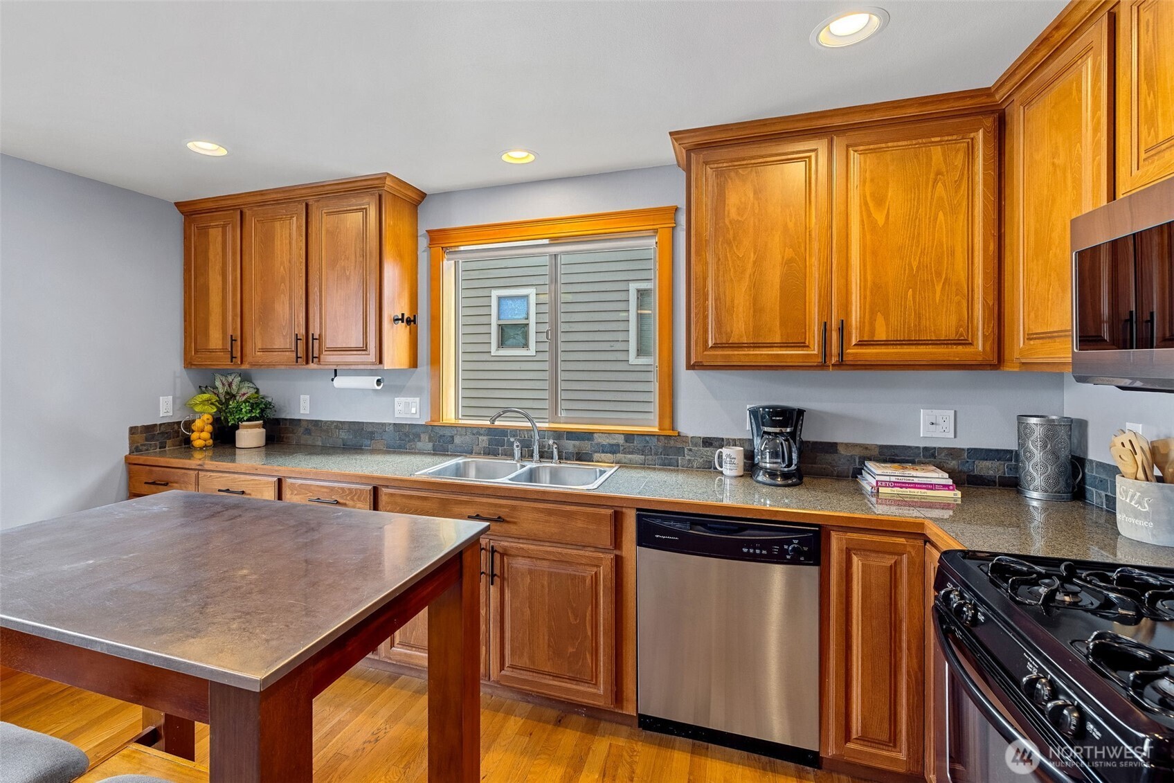4312 Southwest Spokane Street Seattle, WA 98116 - Photo 8 of 34