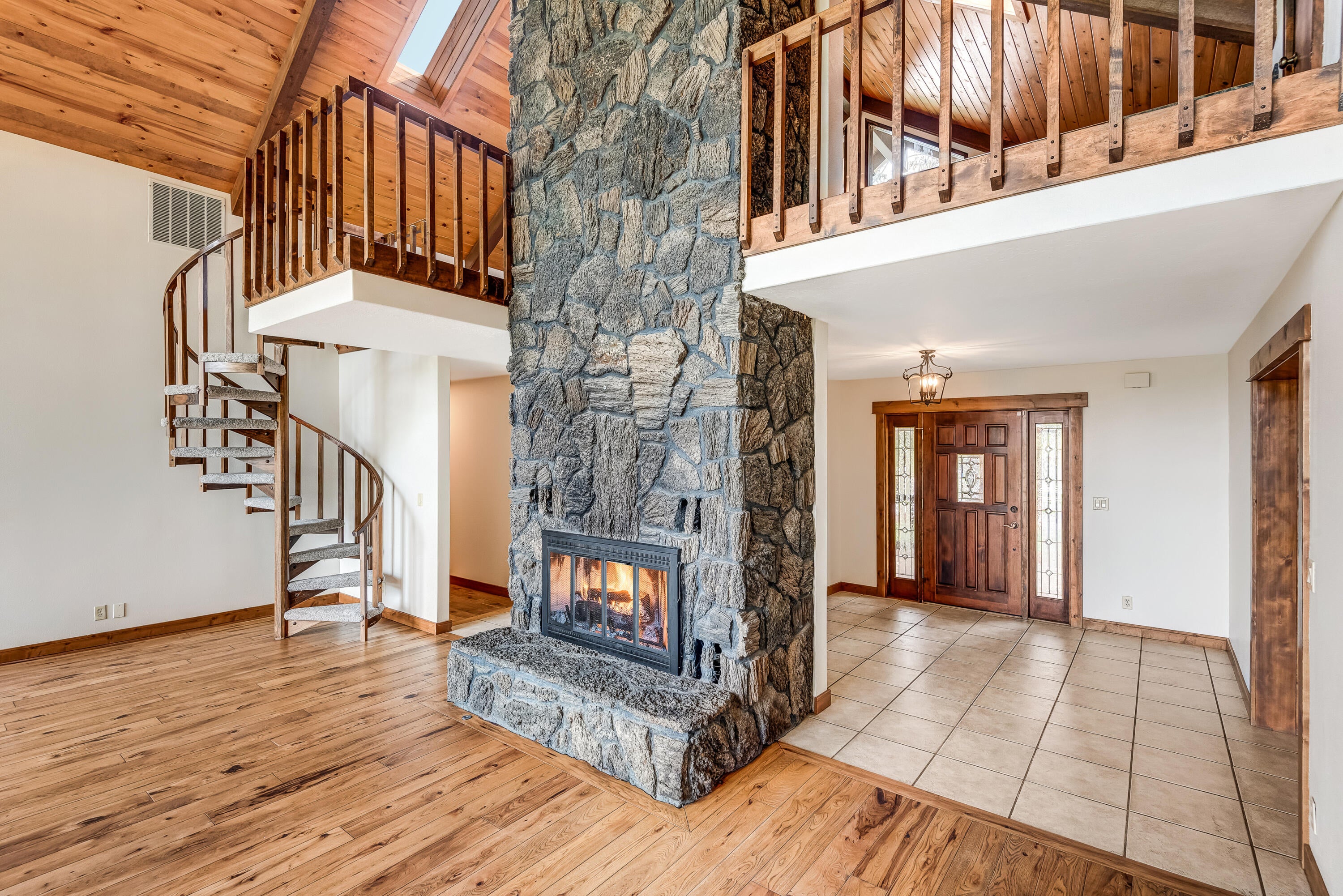 18455 Couch Market Road Bend, OR 97703 - Photo 5 of 45 5
