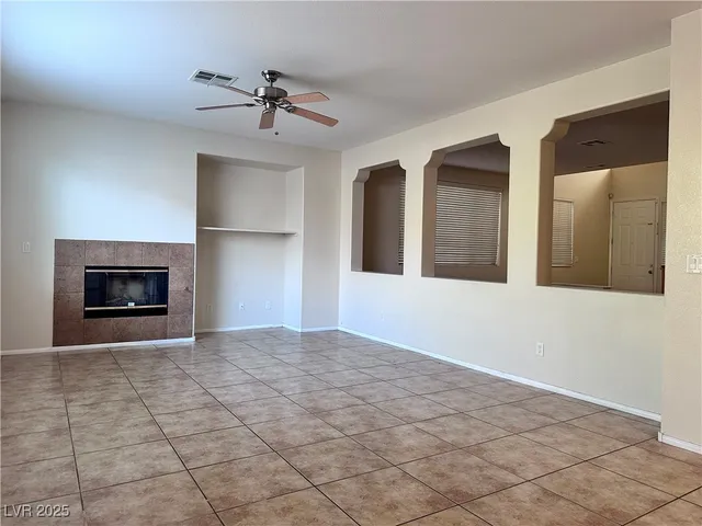 $2,350 | 9676 Ridgebluff Avenue, Las Vegas, NV 89148